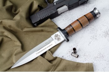 Нож КО-1 - кавказский орех/кожа с символикой Следственного Комитета