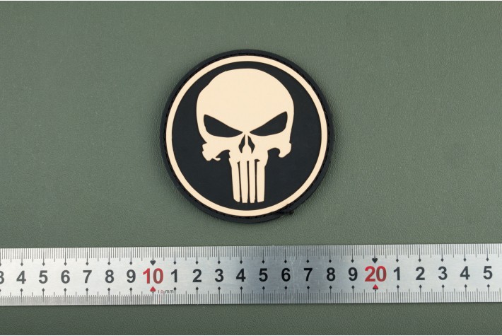 Нашивка из ПВХ "Каратель" песок на черном 80х80 