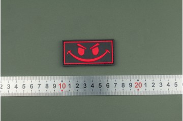 Нашивка из ПВХ Smile красный на черном 70х35