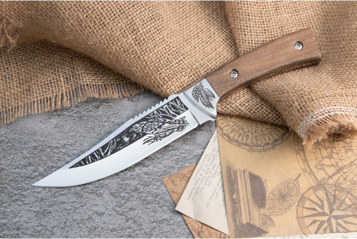 Нож Ф-1 AUS-8 дерево 